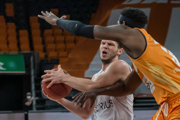 坐以待毙 坐以待毙