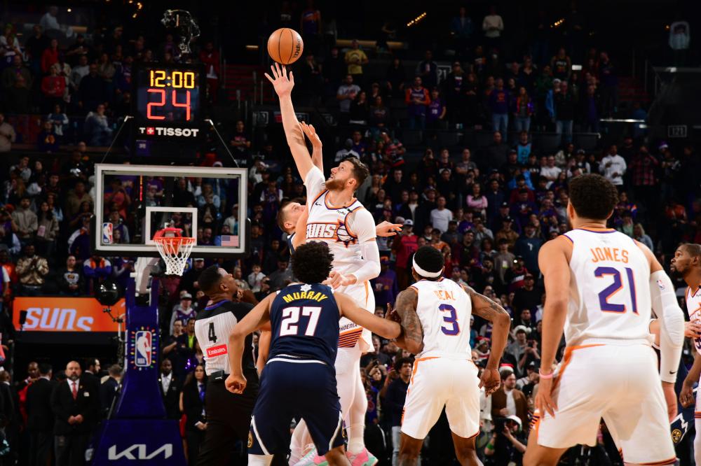 东队的防守 东队的防守